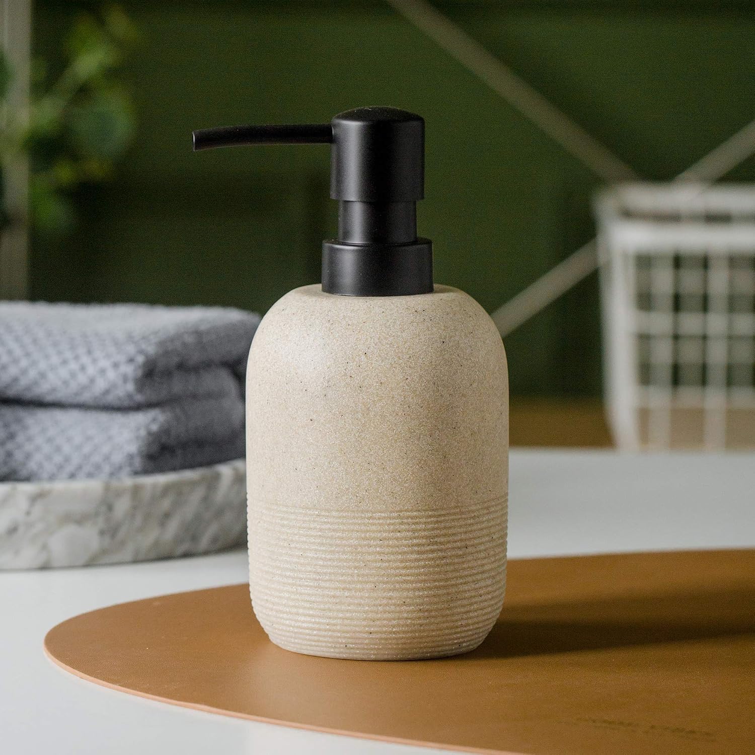 GalDal 2pcs/Set Beige Hand Soap Dispenser Sets,Resin Liquid Soap Dispenser for Bathroom Countertop,Bathroom Lotion Dispensers-10.6oz. - Image 5
